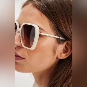 ▪️NWT Lele Sadoughi Athens Oversized Sunglasses In Ivory